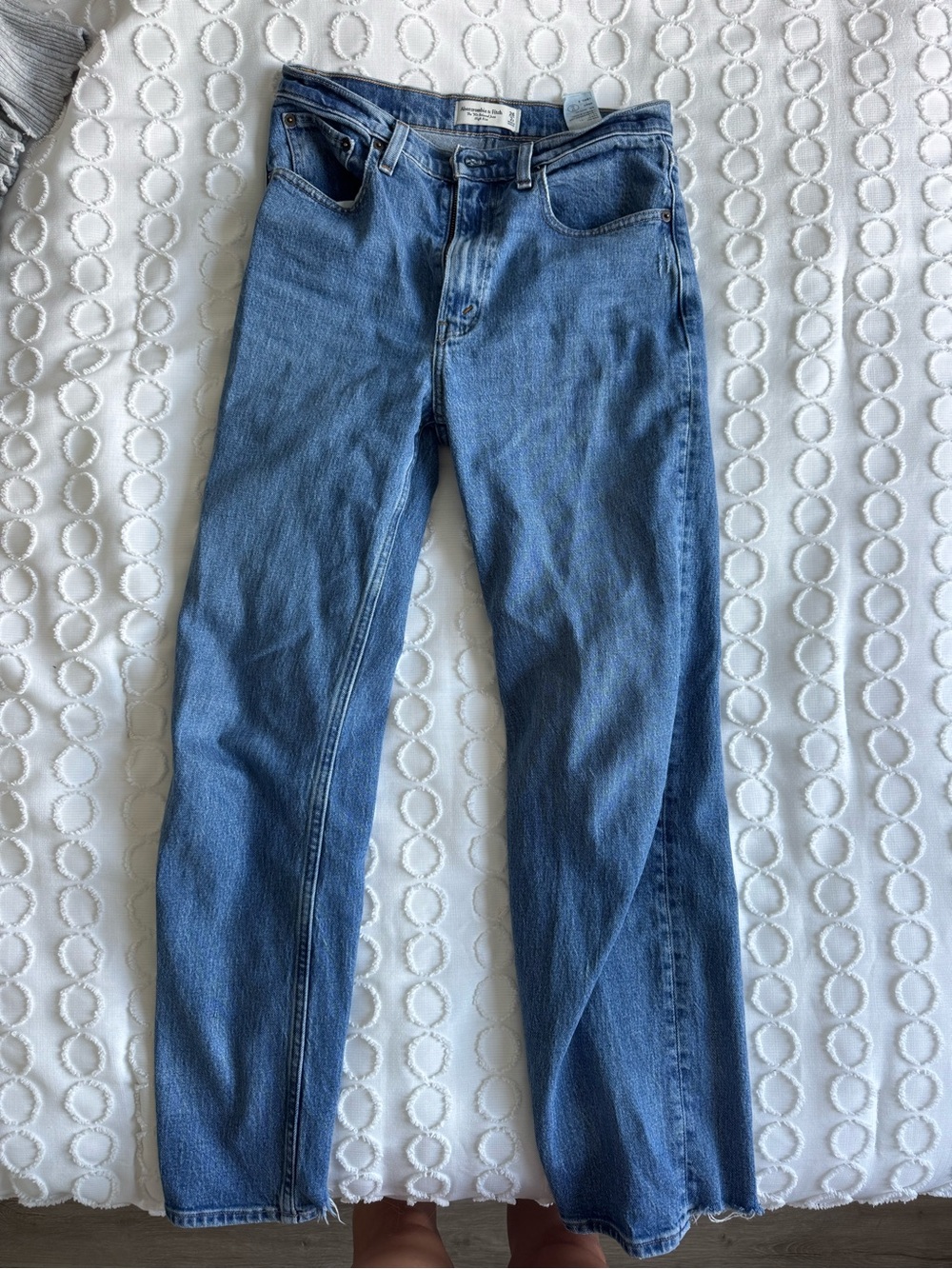 Abercrombie & Fitch High Rise 90s Relaxed Jean